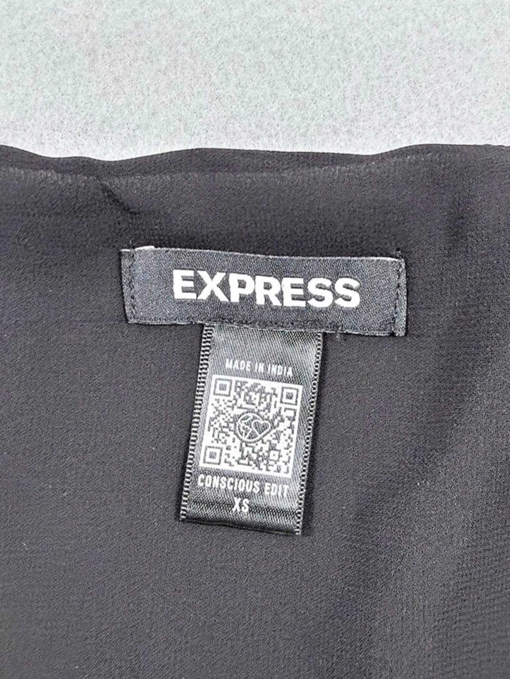 Express V-Neck Puff Draped Short Sleeve Top Black XS - Picture 2 of 7